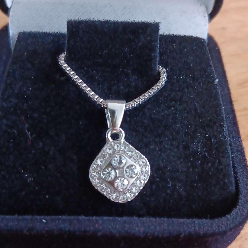 Stainless Steel Set Necklace 16" Ring 8.5 and Earrings LN - Picture 2 of 6
